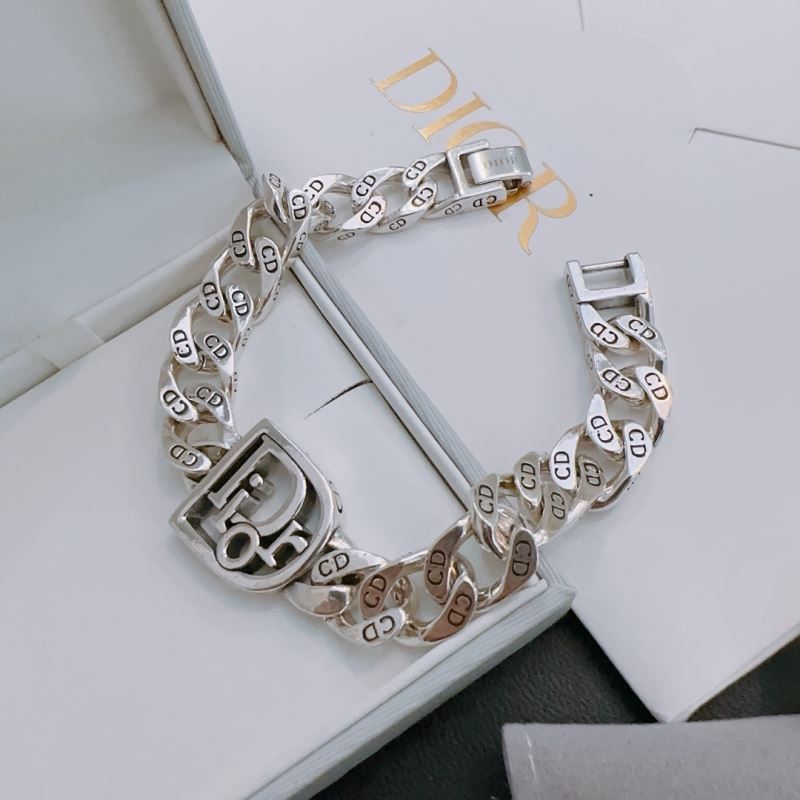 chr1st1an D10r bracelets